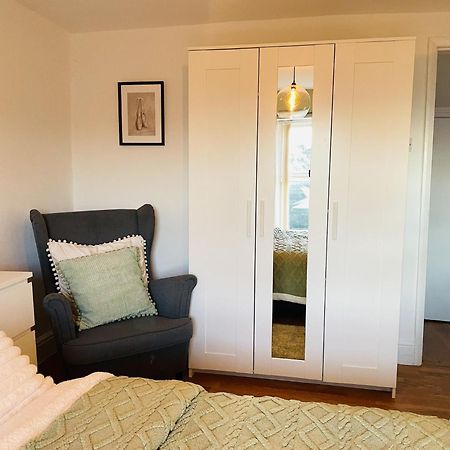 Beach Vista Apartment Three In Бармут Экстерьер фото
