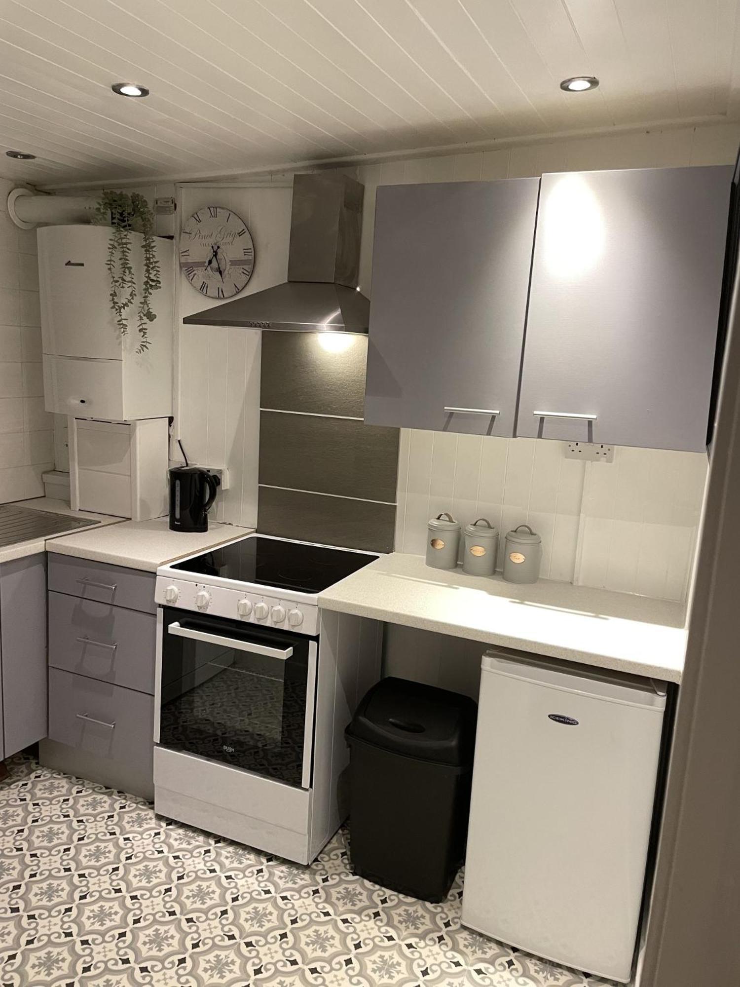 Beach Vista Apartment Three In Бармут Экстерьер фото